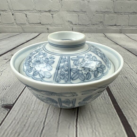 Atq Japanese Arita Ware Hand Painted Porcelain Ceramic Covered RIce Noodle Bowl - Picture 1 of 11